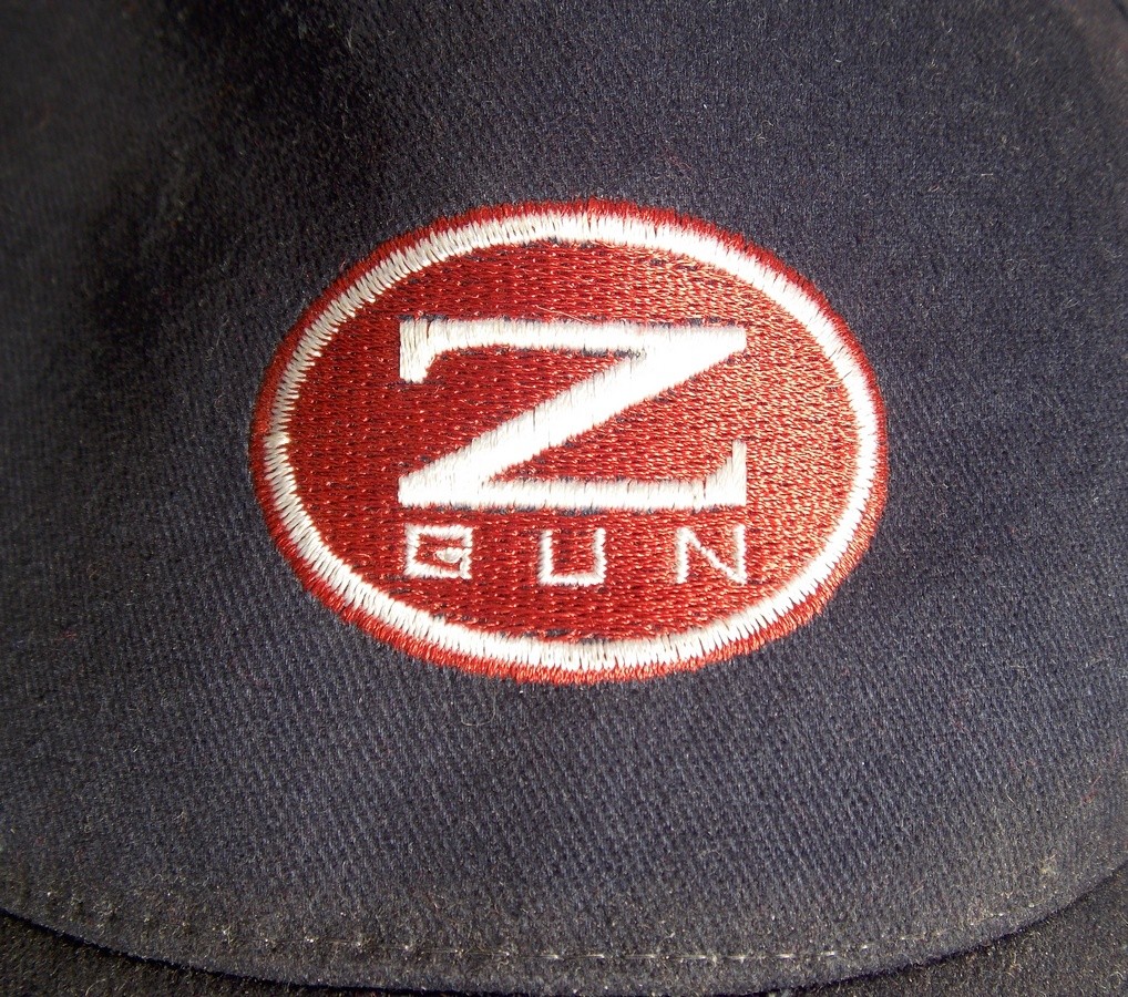 Logo Zoli ZGun sur casquette