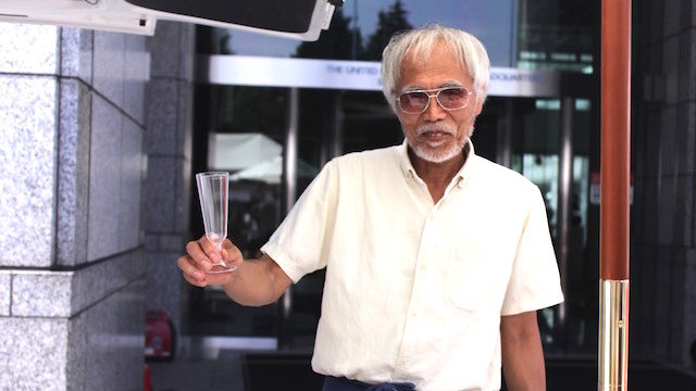 夏秋葡萄(NATSUAKI BUDAWA)、WINE PRODUCERの秋元久夫さん。「デパートやスーパーにはない、自分にしかつくれないワインを用意しているので、ぜひ一度遊びにきてください。」