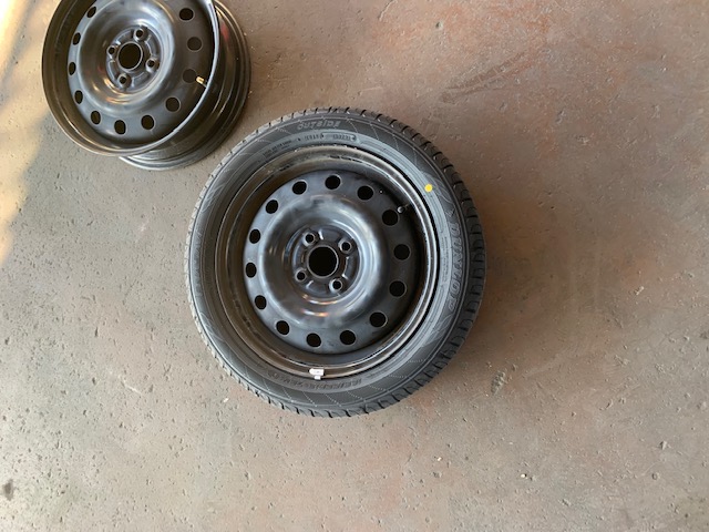 タイヤ４本新しくなりました