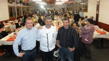 Les présidents entourant "le chef cuisinier" lors du réveillon 2011