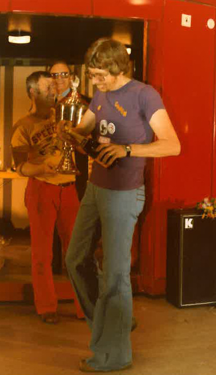 Champagne pour Joël Montague aux wolds 1978 à Göteborg ( photo Niels Elmholt Christensen. odenseminiracing.dk )