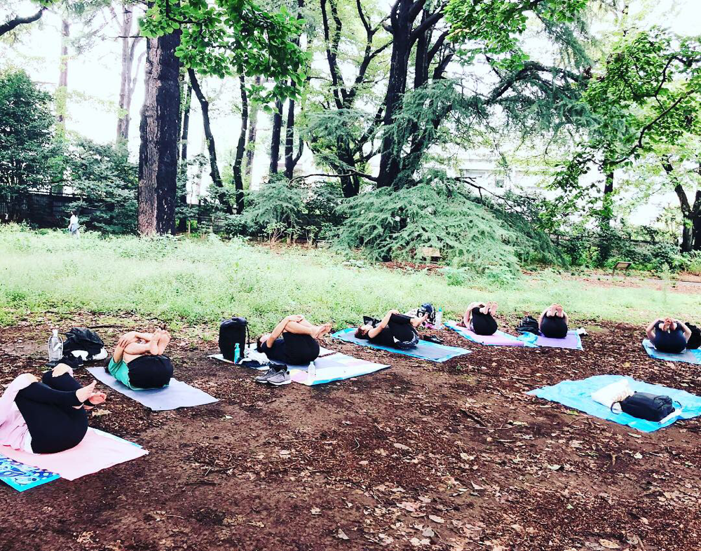 パークヨガ 新宿御苑 合田賢二 ごうだけんじ ゴウダケンジ ヒョニ ひょに yoga よが3