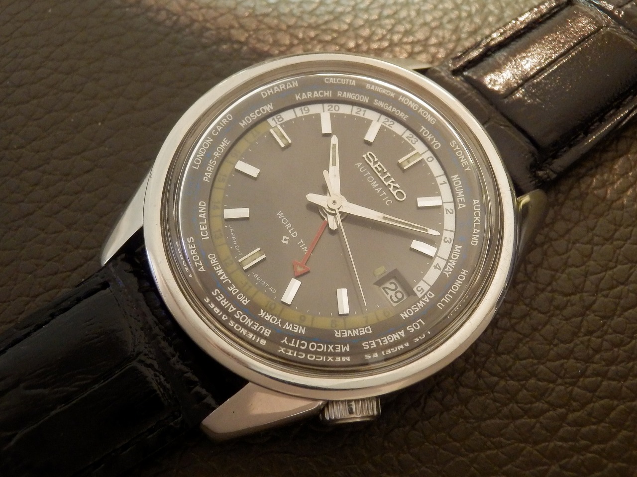 明日も色々と入荷致します！ - アンティーク時計店ルチクル