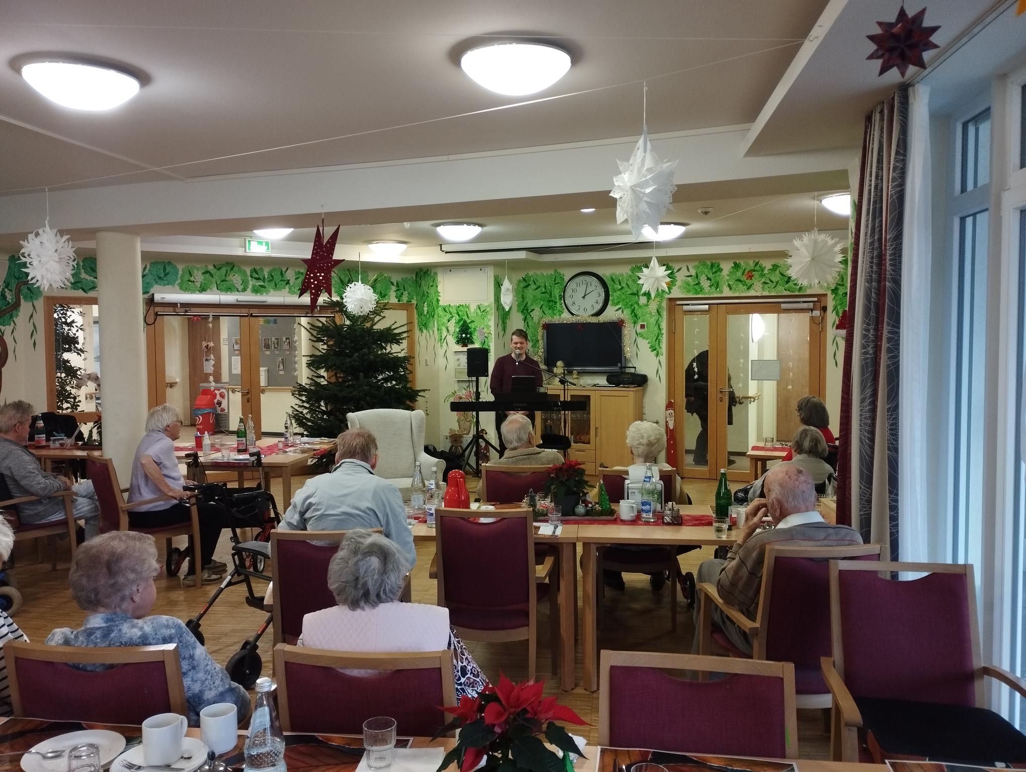 Weihnachtsaktion der OAG Norderstedt am 03.12.2025 in der Alloheim Senioren-Residenz  "Zum Steertpogg"