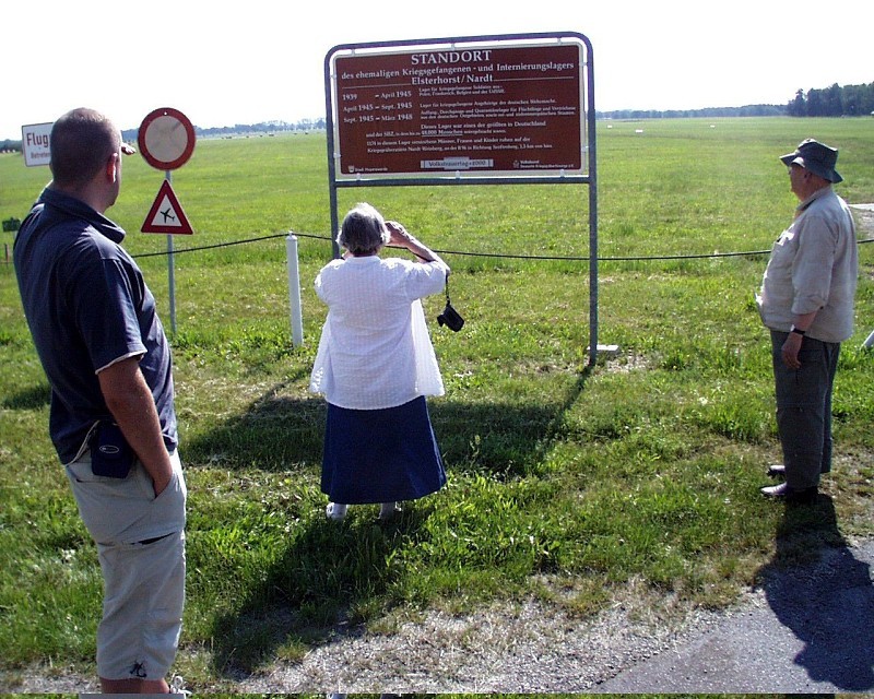 Ankunft am ehemaligen Kriegsgefangenenlager Elsterhorst