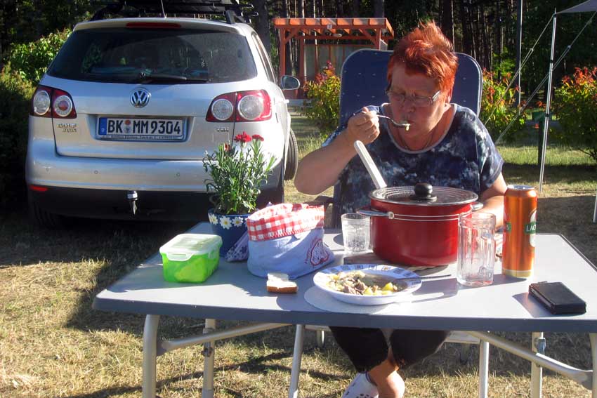 Muddis Kohlsuppe schmeckt uns 