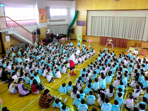 幼稚園のイベントで出張ピエロパフォーマンス