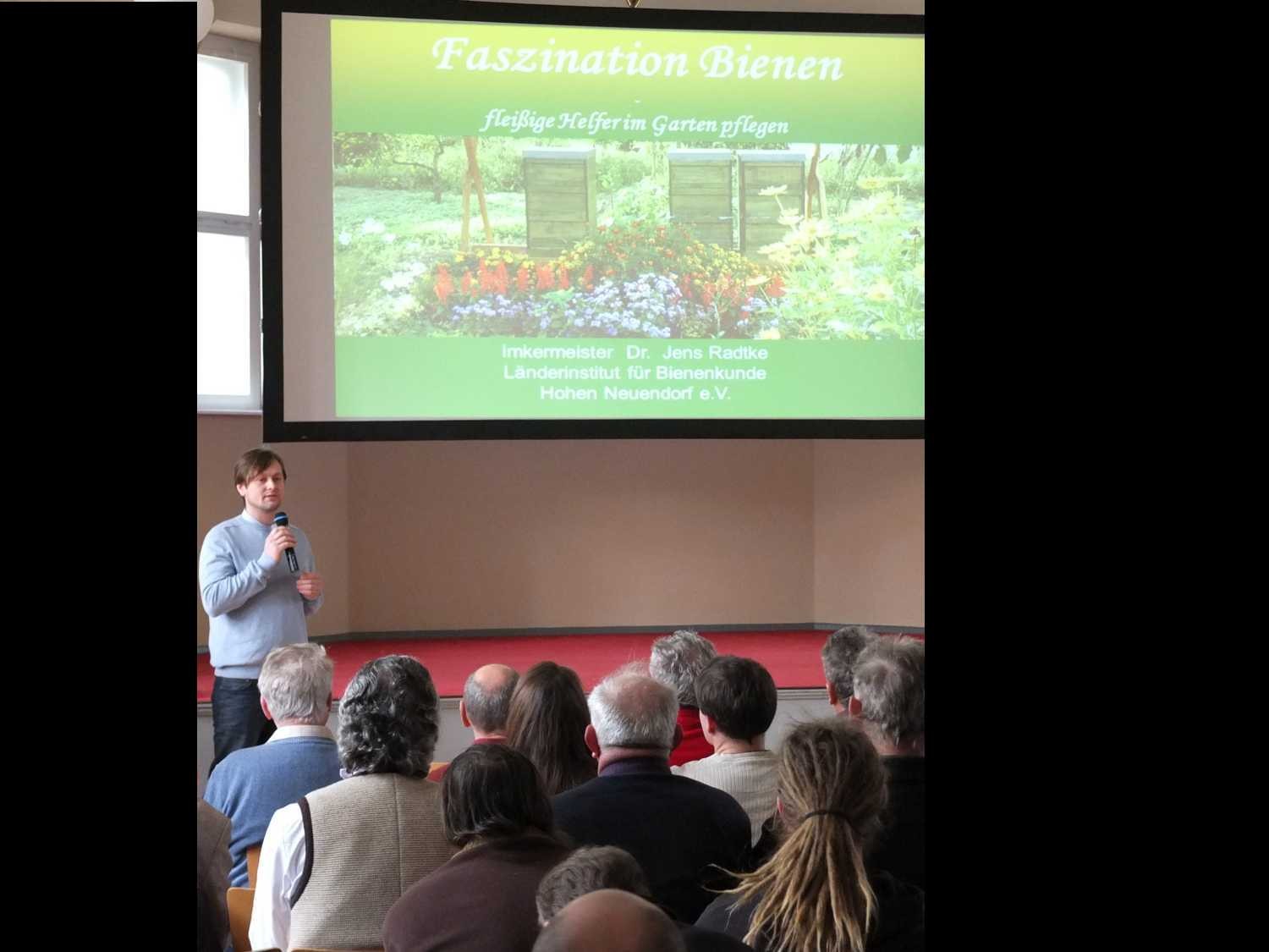 Dr. Jens Radtke | Bieneninstitut Hohen-Neudorff | Faszination Bienen