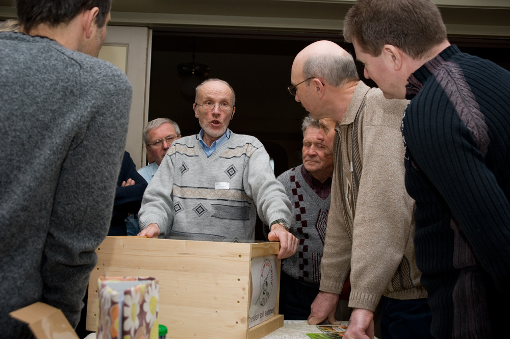 Nisthilfen und Artenschutz-Workshop (c) Alexander Schlotter | Biene sucht Blüte