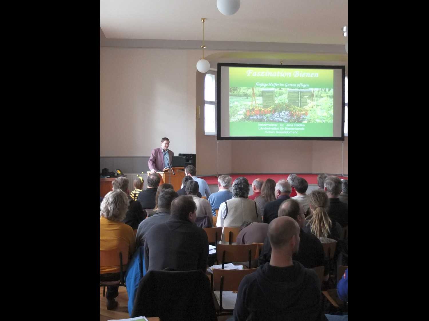 Dr. Jens Radtke | Bieneninstitut Hohen-Neudorff | Faszination Bienen