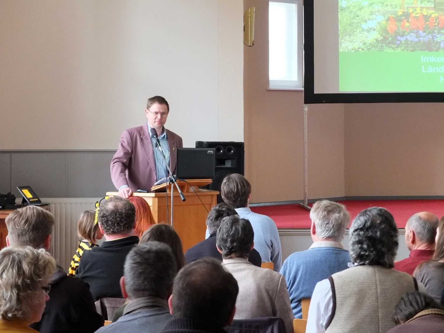 Dr. Jens Radtke | Bieneninstitut Hohen-Neudorff | Faszination Bienen