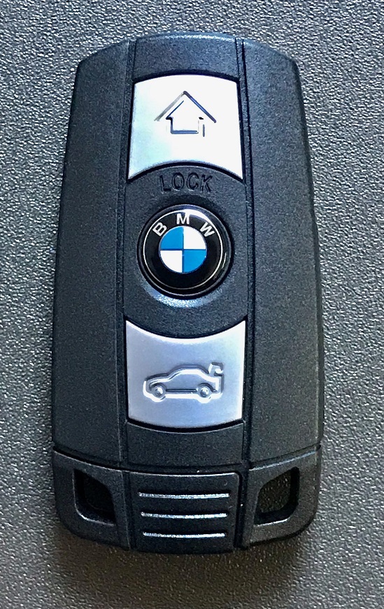 BMW-Schlüssel 2019 vs. BMW-Schlüssel 1997 🙃, By AUTO BILD