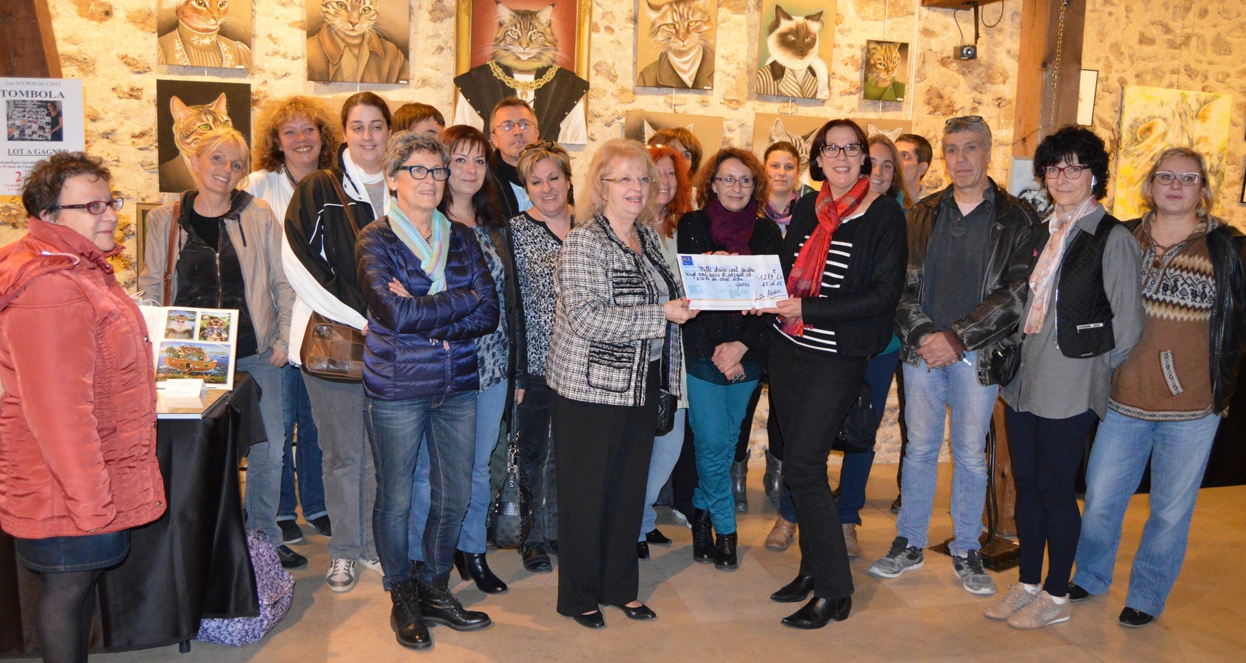 Don du collectif d'artistes pour l'Ecole du Chat Libre Val d'Yerres et de Seine