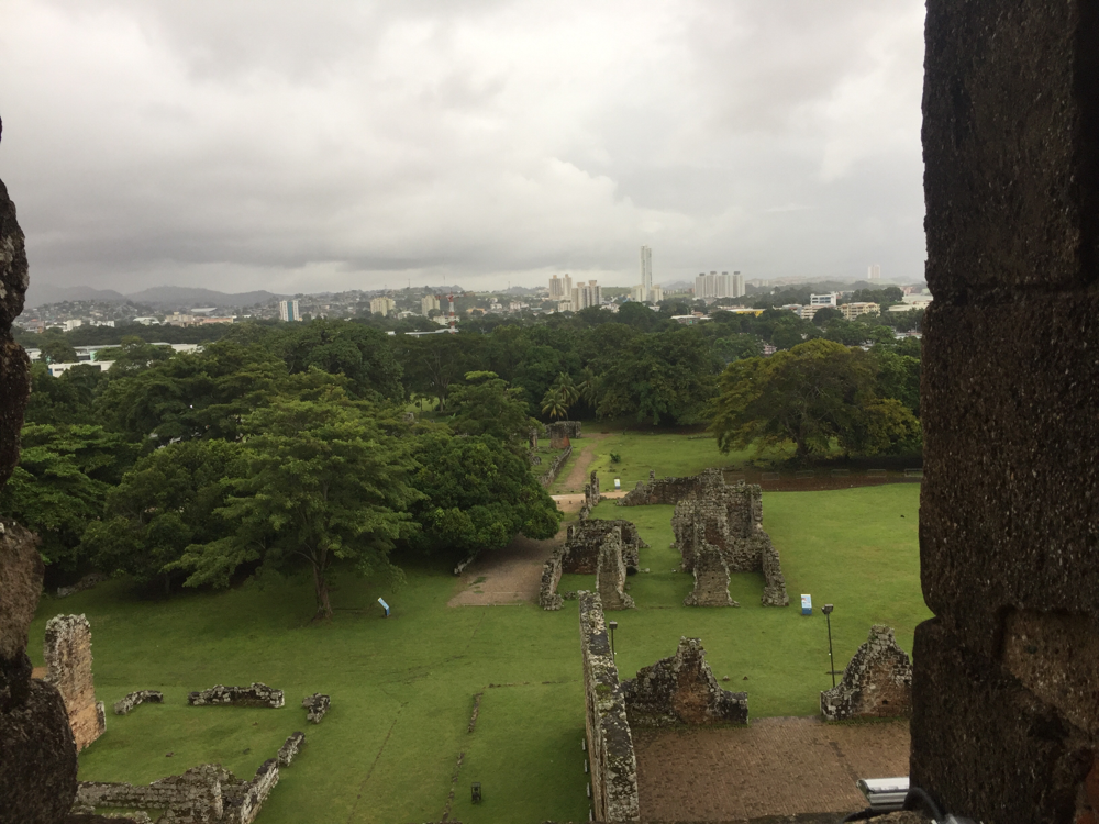 Blick vom Turm der Kathedrale auf Panama viejo