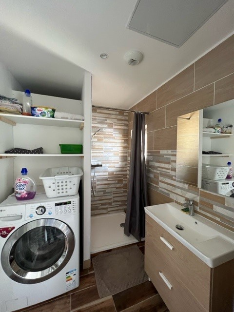 Maison / Salle de bain 2