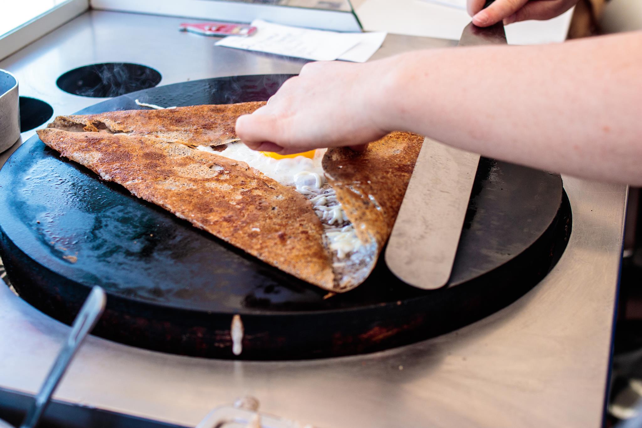 Galettes et crêpes bretonnes à la farine biologique (service en continu)