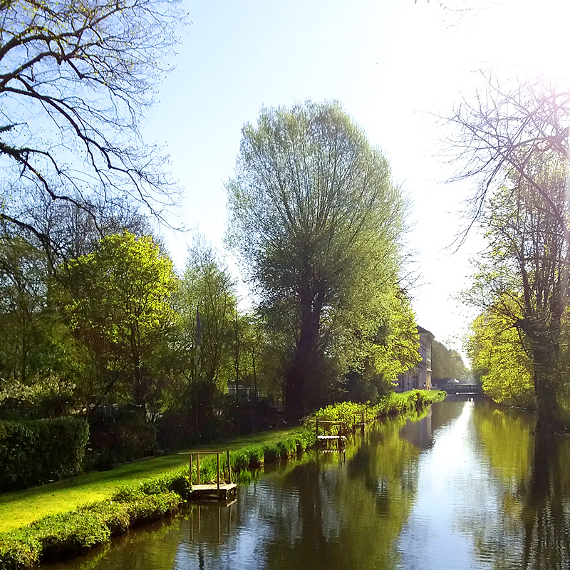 Schlosspark Schleißheim auf dem Weg zum WARE FREUDE Marktstand bei der Gartenlust 2019