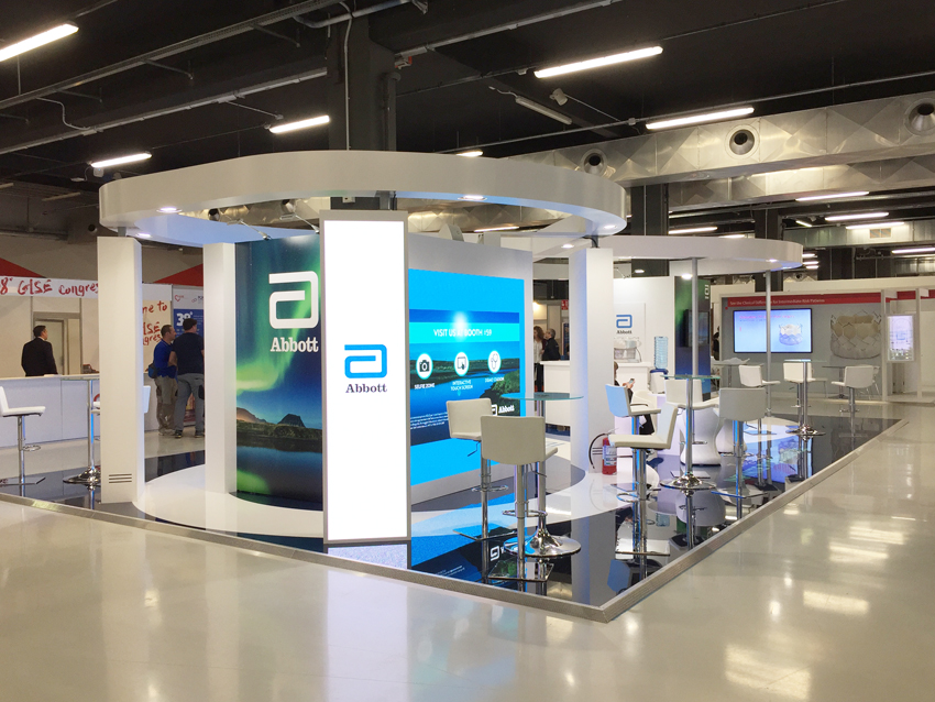 Montaggio stand fiera Cosmoprof Bologna Italia