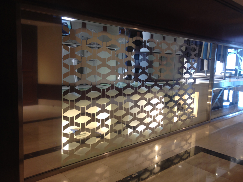 Decorazione vetrine Bugatti Montecarlo