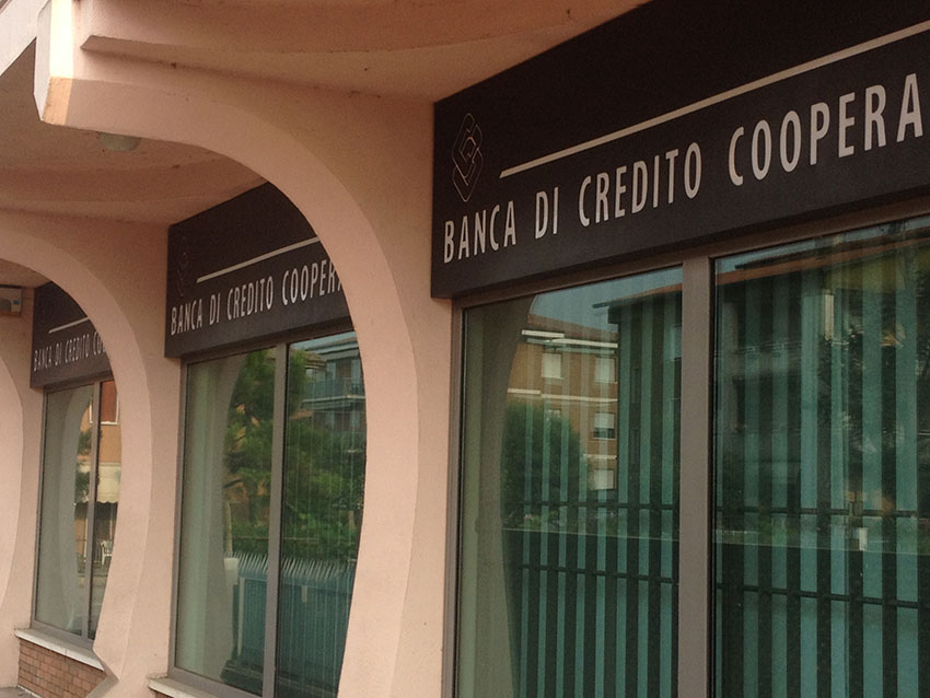 Insegne luminose banche