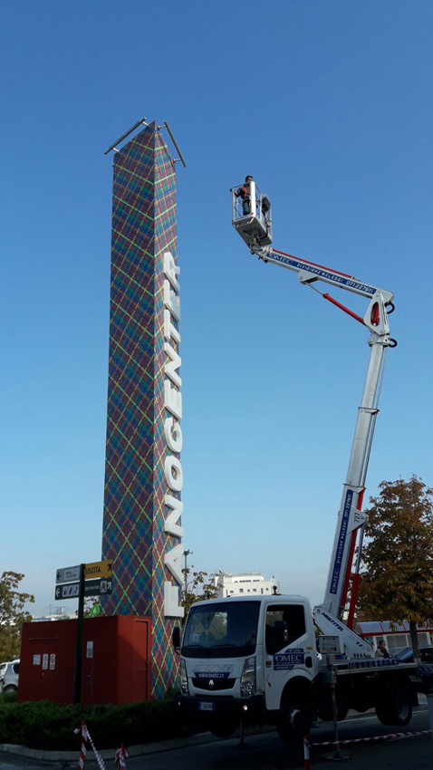 Totem centro commerciale Fanocenter