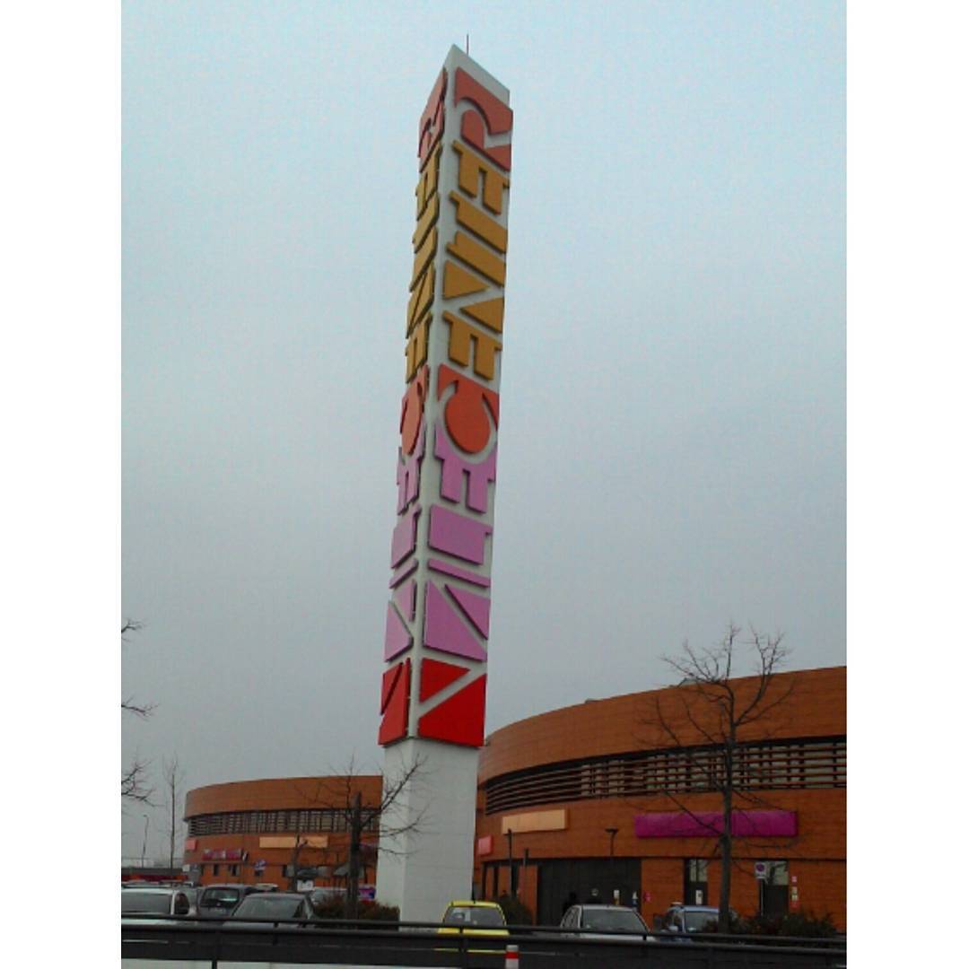 Totem Valecenter Venezia