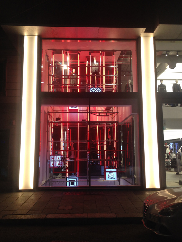 Decorazione vetrine OVS Milano