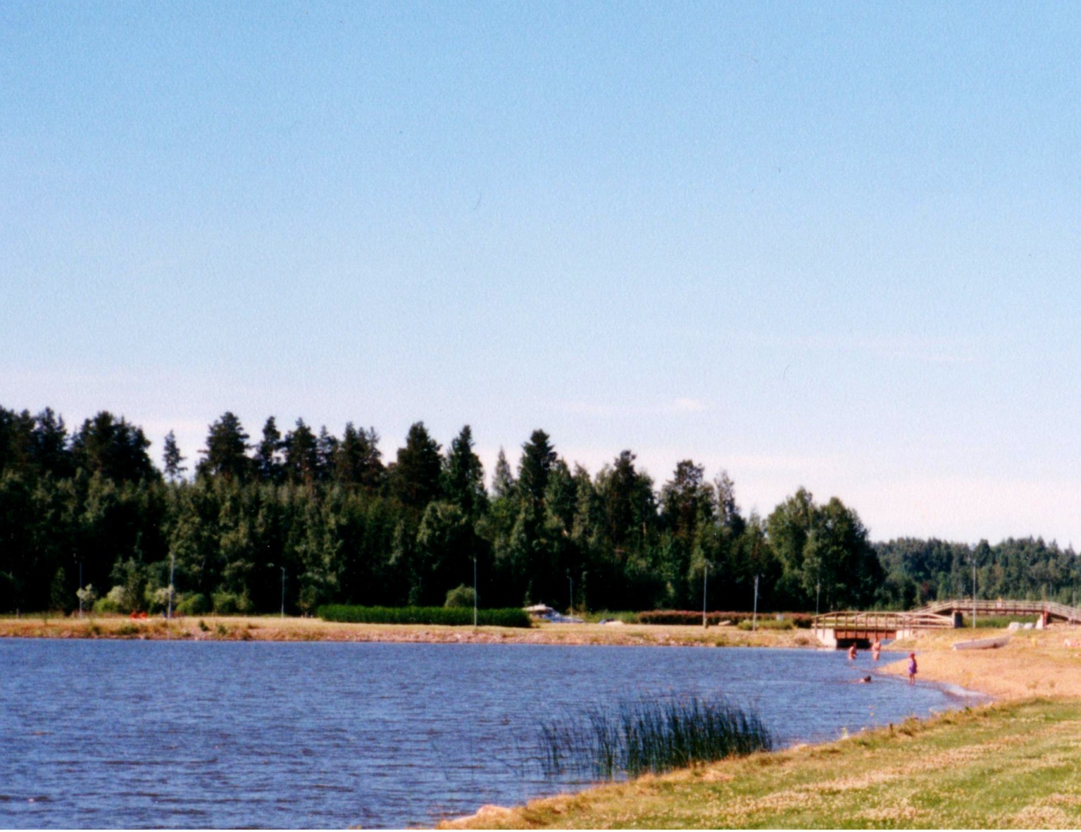 Weite Badebucht + Sandstrand 9 km, Sysmä Zentrum. Familienfreundlich. Volleyballplatz. Schnell mit Bikes erreichbar
