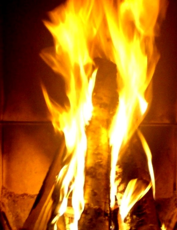 Sunny Mökki Sysmä. Brings back the cozy fire in your life