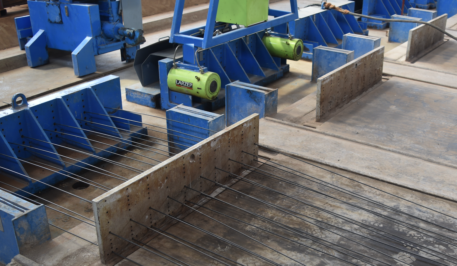 Prestressing equipments hollow core slabs Precast Concrete Machinery