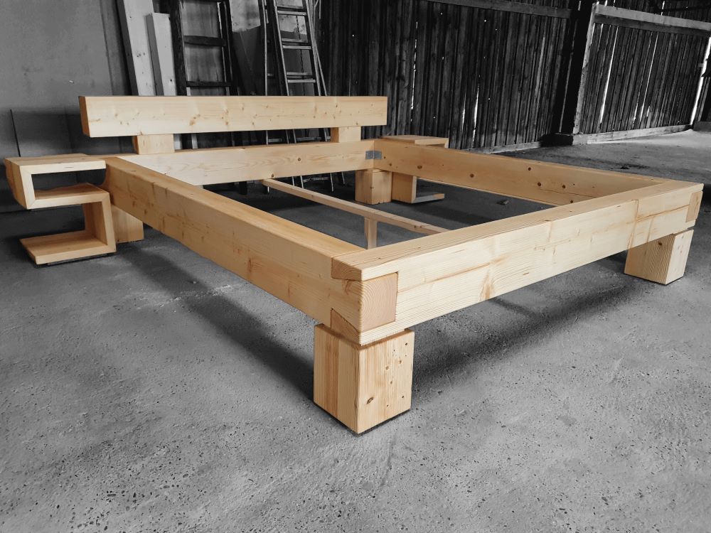 Massivholzbett 180x200cm aus Fichtenbalken