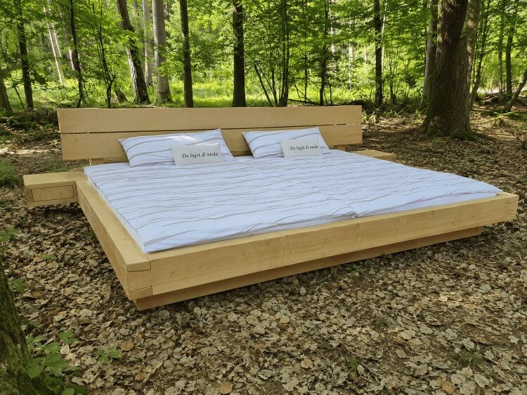 modernes Familienbett 270x200cm aus Fichte Mit Kopfteil und Nachttische