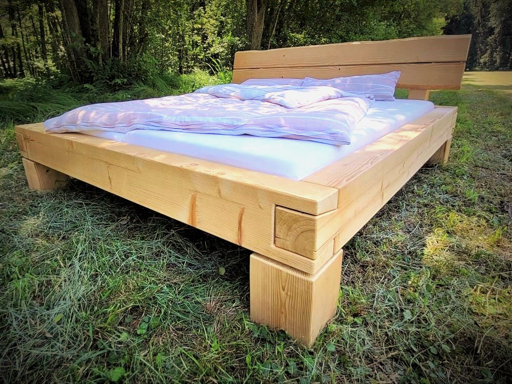 Massivholzbett 160x200cm aus Balken 