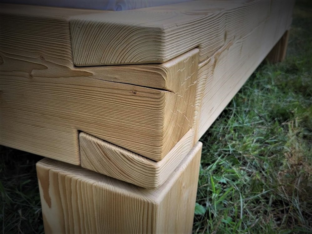 Balkenbett Detail Schwalbenschwanzverbindung