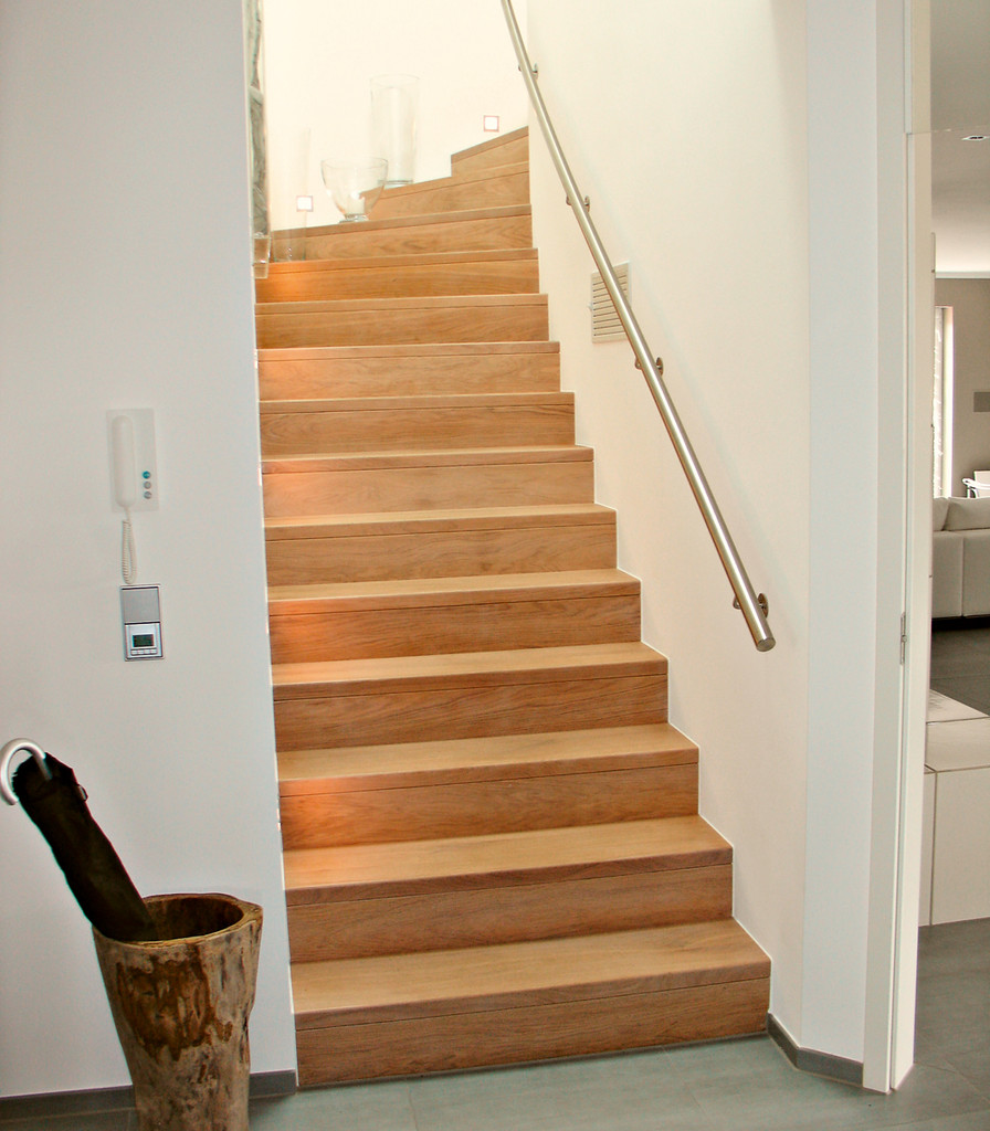 Holzstufen auf Beton - Bucher Treppen - Das Original