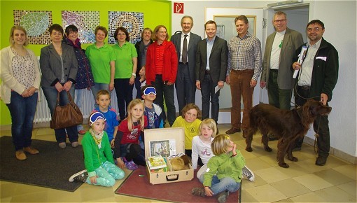 Übergabe Lernkoffer Natur in Launsbach