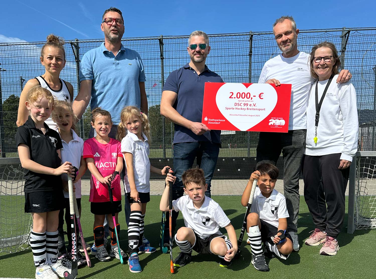 Stadtsparkasse unterstützt Jugendhockey im DSC 99