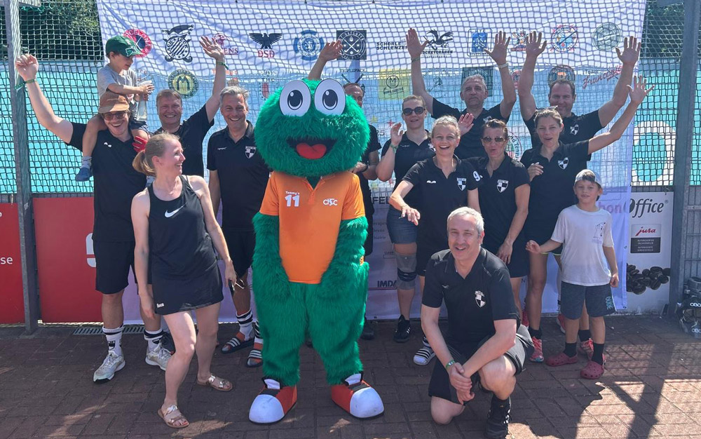 Turnierbericht: Elternhockeymannschaft sichert sich 2. Platz in Krefeld