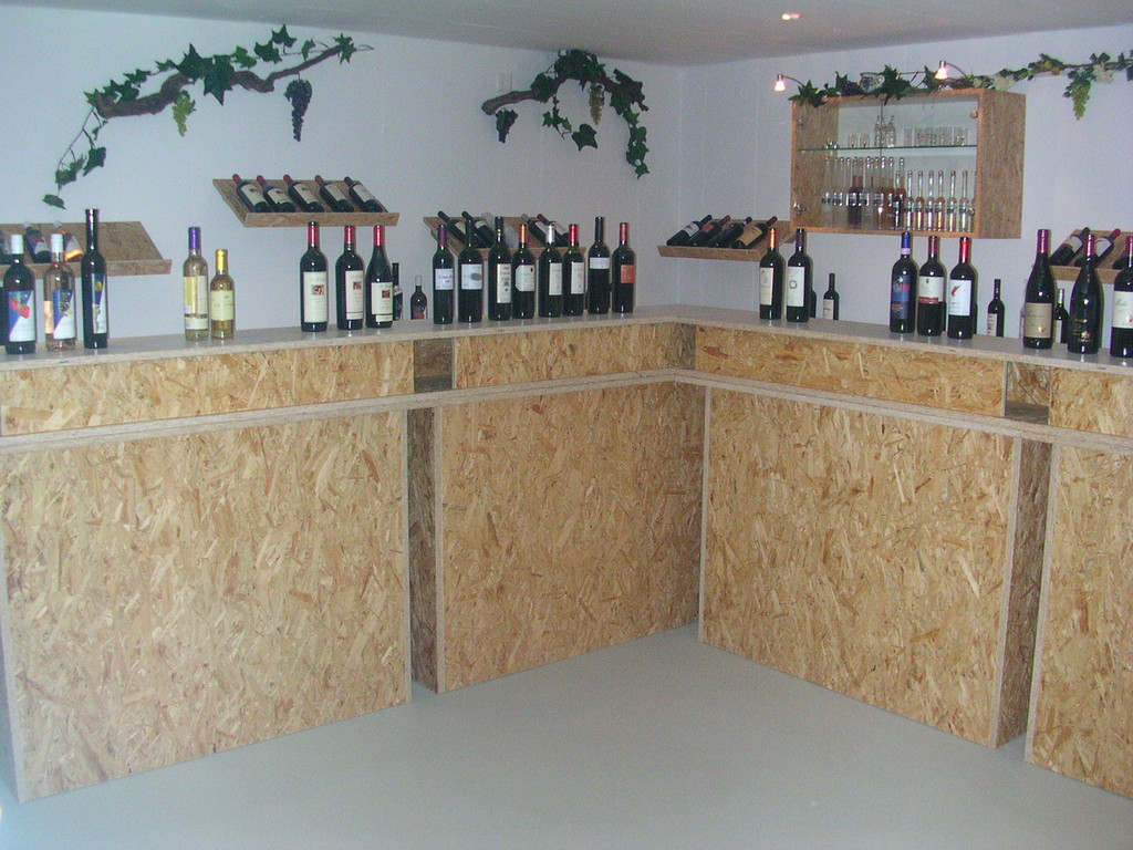 Weindegustation-Bar in OSB