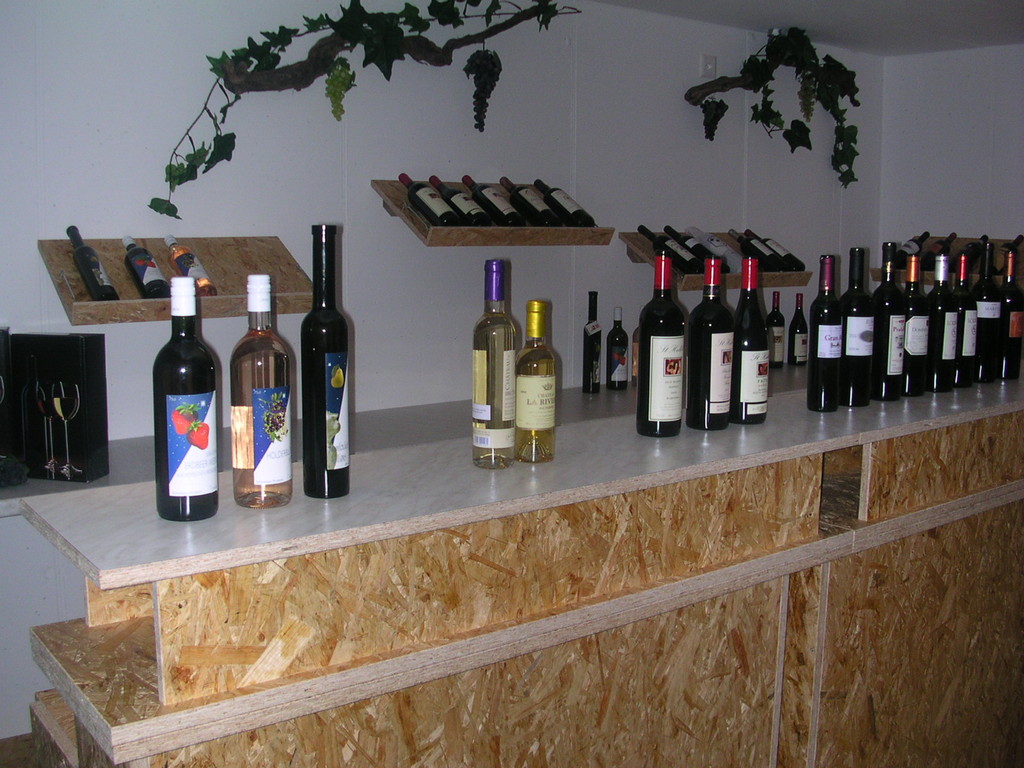 Weindegustation-Bar in OSB