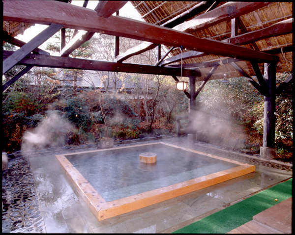 瓦屋根の湯