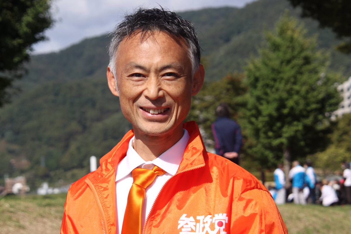 秋山良治　岡谷市議会議員