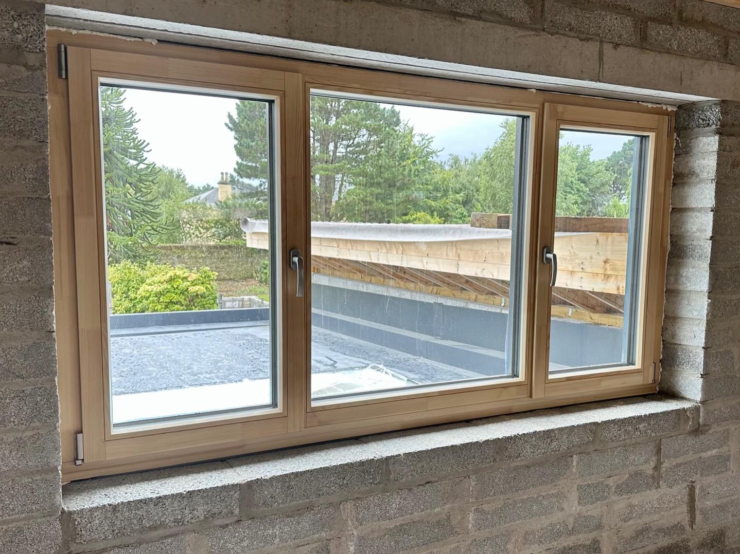 No protruding straps or fixings on the inside do guarantee a better finishing.