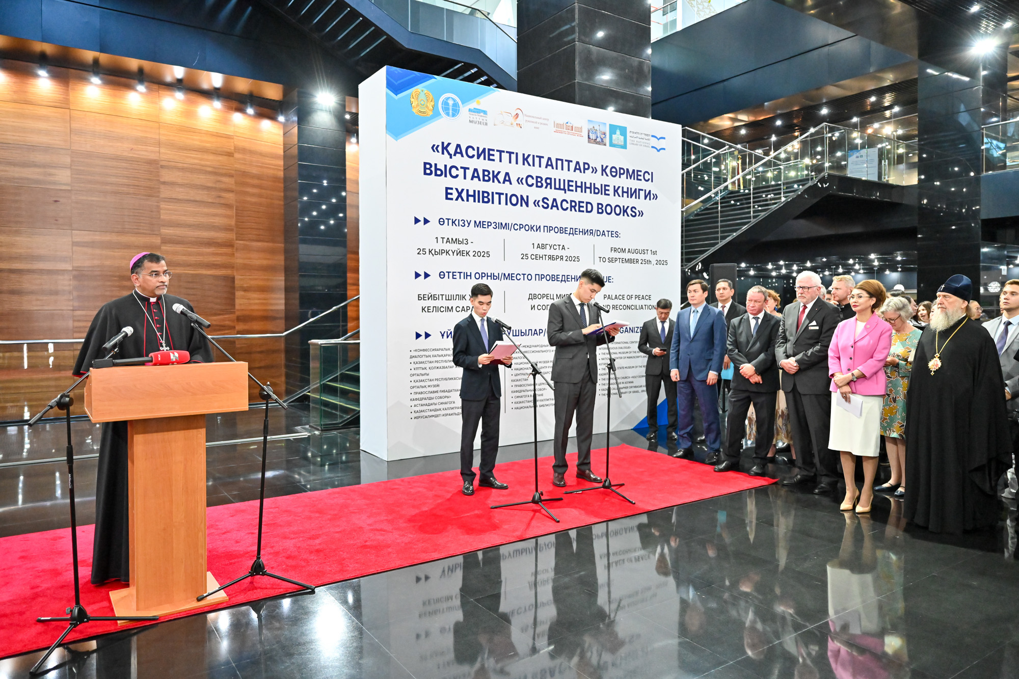 Erzbischof George Panamthundil, Apostolischer Nuntius in Kasachstan, Kirgisistan und Tadschikistan, bei seiner Ansprache anlässlich der Ausstellungseröffnung. © Catholic Information Service of Central Asia/ACN