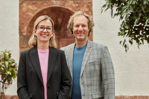 Simone Heimann, Museumsdirektorin, neben Prof. Dr. Alexander Schubert, Bürgermeister der Stadt Speyer und ehemaliger Direktor, während der festlichen Amtsübergabe im Historischen Museum der Pfalz in Speyer. Foto: H.-G. Merkel 