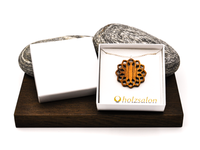 Kettenanhänger Zebrano Mandala mit Geschenkkarton