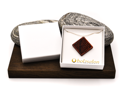 Kettenanhänger Padouk Illusion mit Geschenkkarton