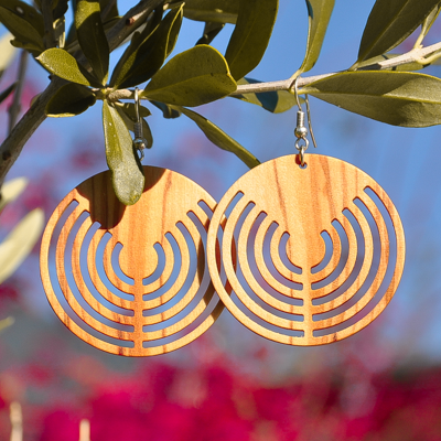 Holzohrhänger Motiv Lebenslabyrinth Olivenholz Holzschmuck