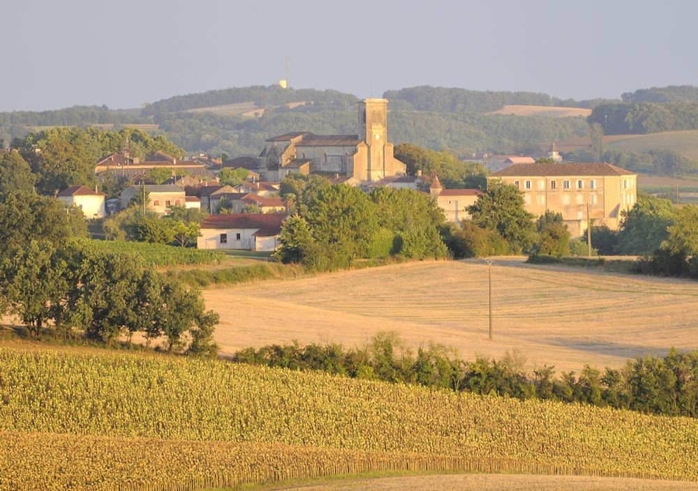 Zoom af kirken i St Puy - Foto: Arne Øberg 