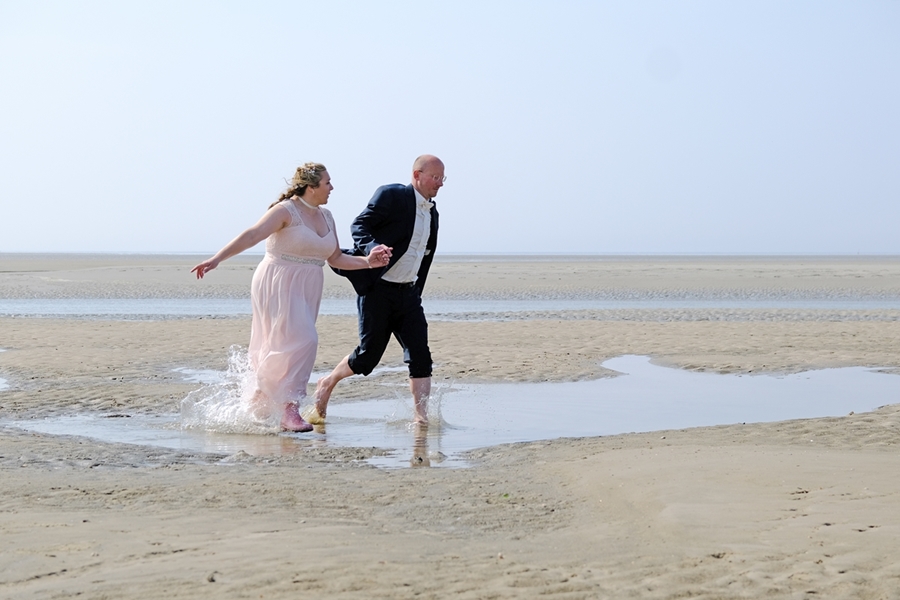 Fotograf Spiekeroog, Hochzeit Spiekeroog, Heiraten Spiekeroog, Hochzeitsfotograf Spiekeroog, Hochzeitsfotos Spiekerog, Inselfotograf, Hochzeit Ostfiesland, Standesamt Spiekeroog, Hochzeitbilder Spiekeroog, Insel Hochzeit, Strand Hochzeit